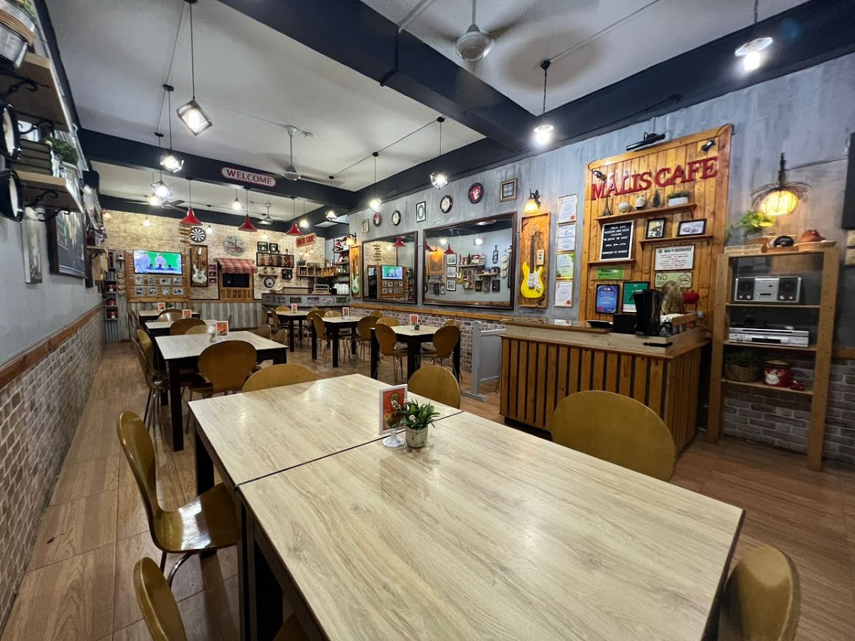 Malis Cafe & Restaurant Photos 2